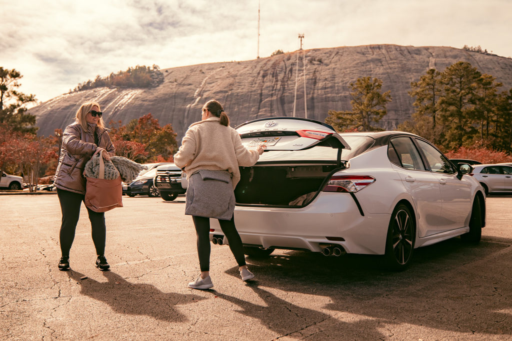 48 hours in Atlanta Guide: Parking Lot of Stone Mountain unloading the car