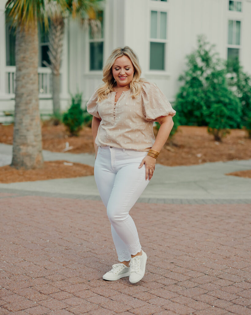 5 Fashion Trends This Summer- White Denim Jeans Puff Sleeve Top